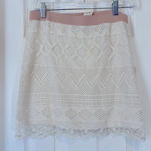 American Eagle cream color mini Skirt size 8